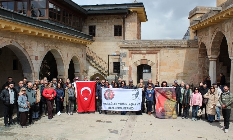 DERNEKÇE HACIBEKTAŞ-NEVŞEHİR-KAPADOKYA VE AVANOS GEZİSİ VE SOSYAL FAALİYETLER PROGRAMI İCRA EDİLDİ.