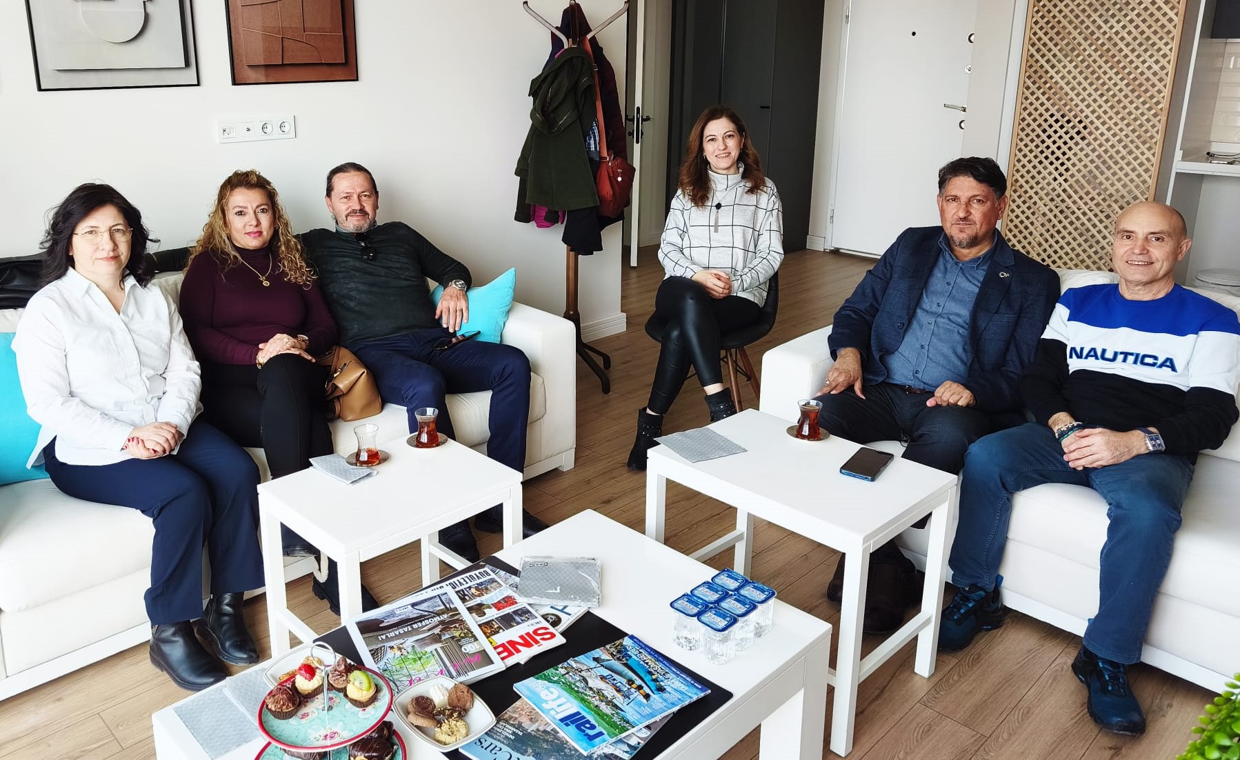 DEVRE ARKADAŞIMIZ MESUT GÖRGÜLÜ'NÜN EŞİNİN YENİ AÇTIĞI MUAYENEHANEYİ ZİYARET ETTİK