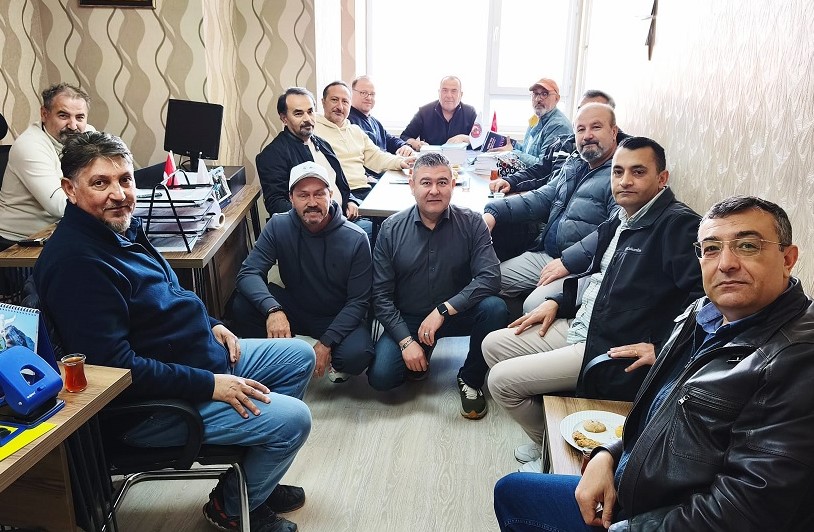 KARİKATÜRİST DEVRE ARKADAŞIMIZ OSMAN ÇOLAKOĞLU'NUN KİTAP İMZA GÜNÜ
