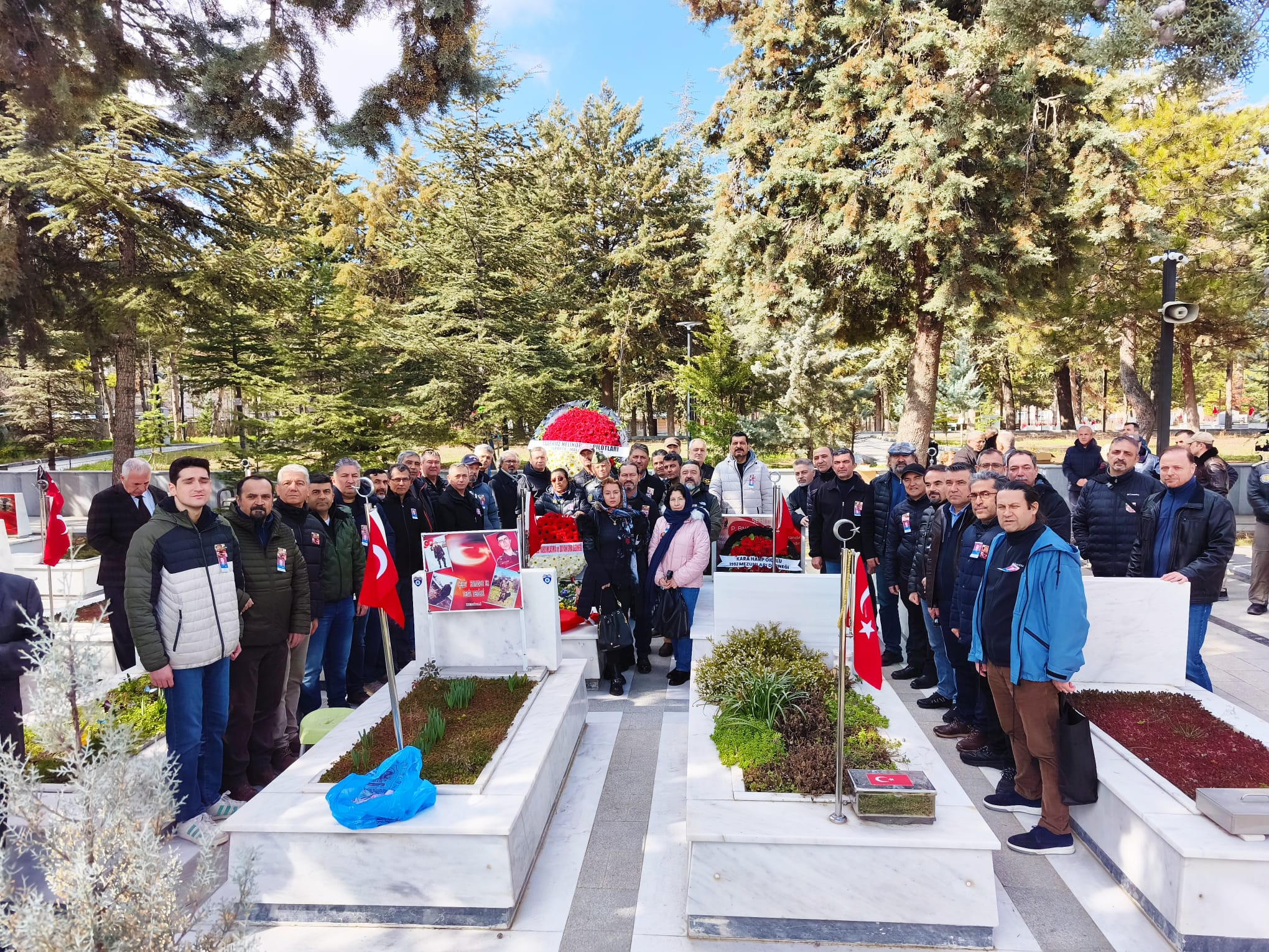 ŞEHİT KR.PLT.YZB.TEKİN IŞIK KARDEŞİMİZİN KABRİ BAŞINDA ANILMASI